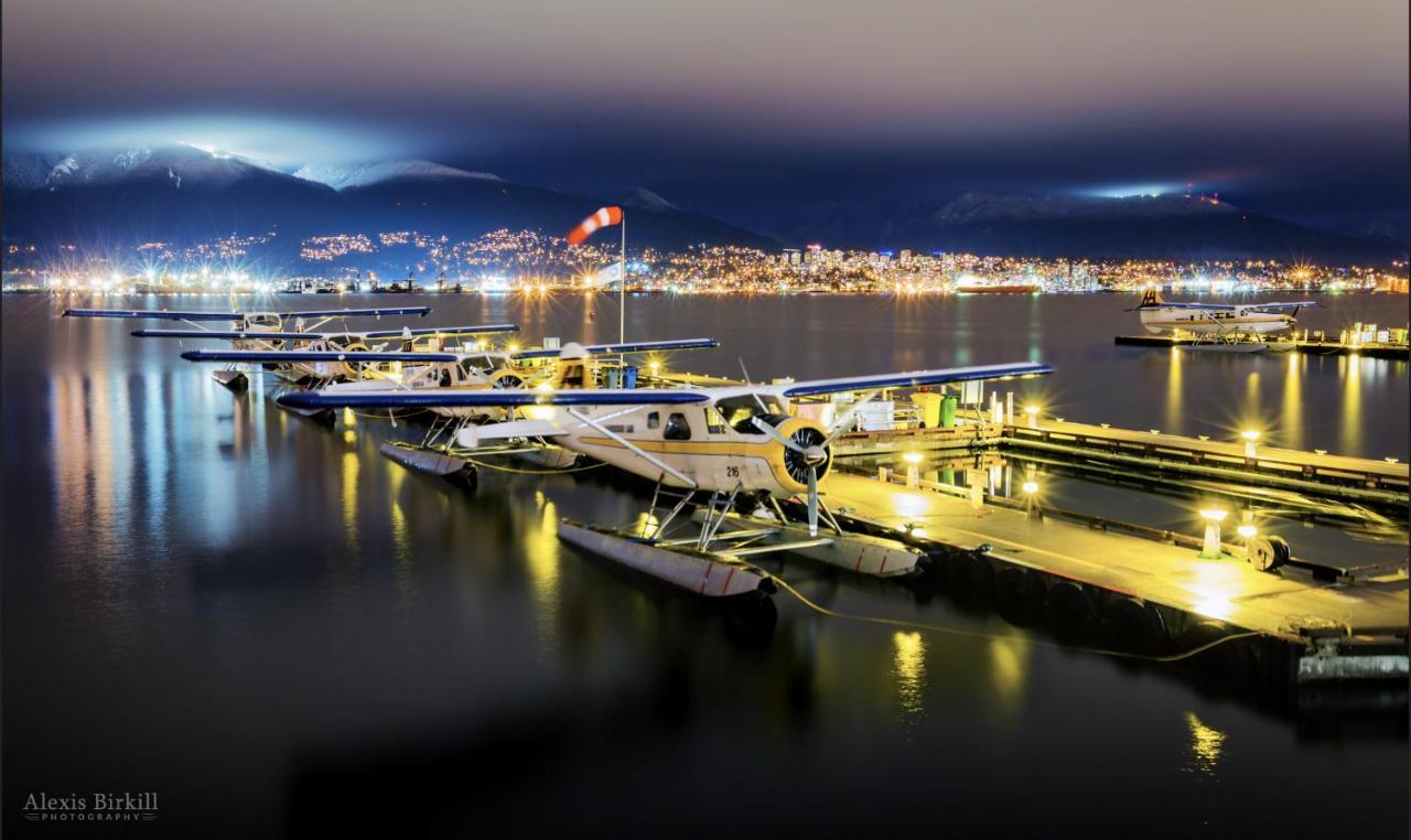 Robson & Granville Luxury Suite Vancouver Exterior photo